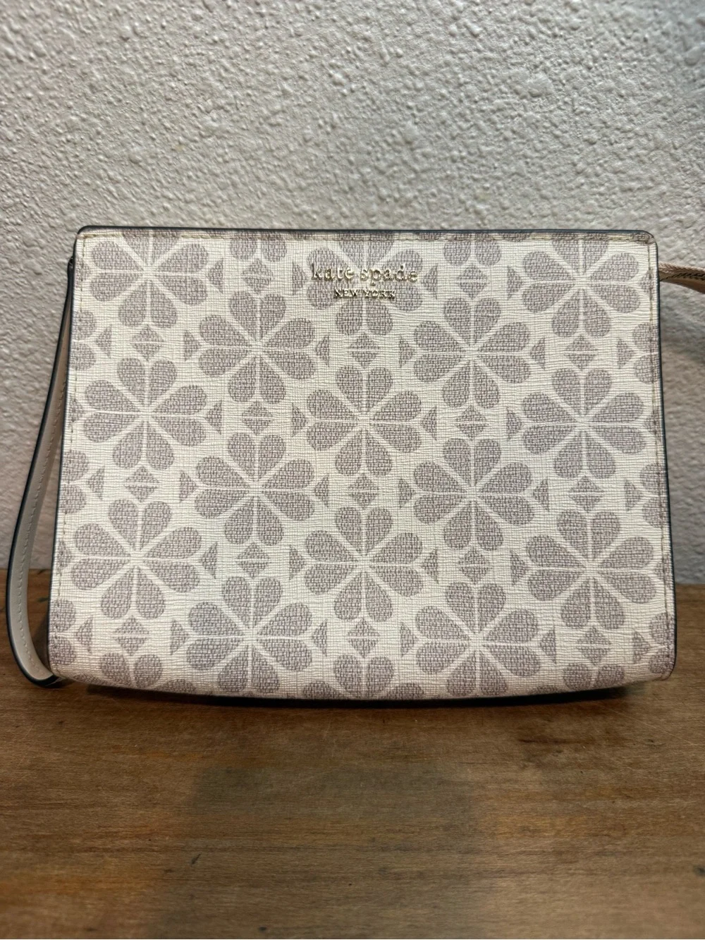 Kate Spade Floral Spade Wristlet Clutch Cream Taupe Like New